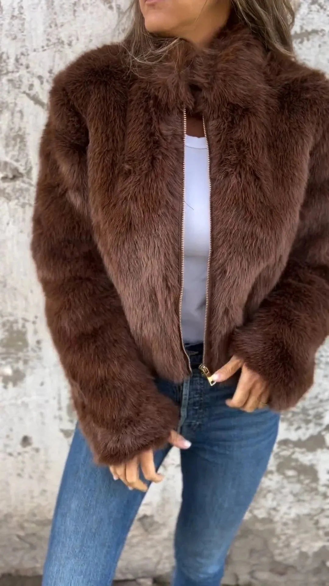 Women's stand collar plush jacket in faux fur with zipper, available in multiple colors
