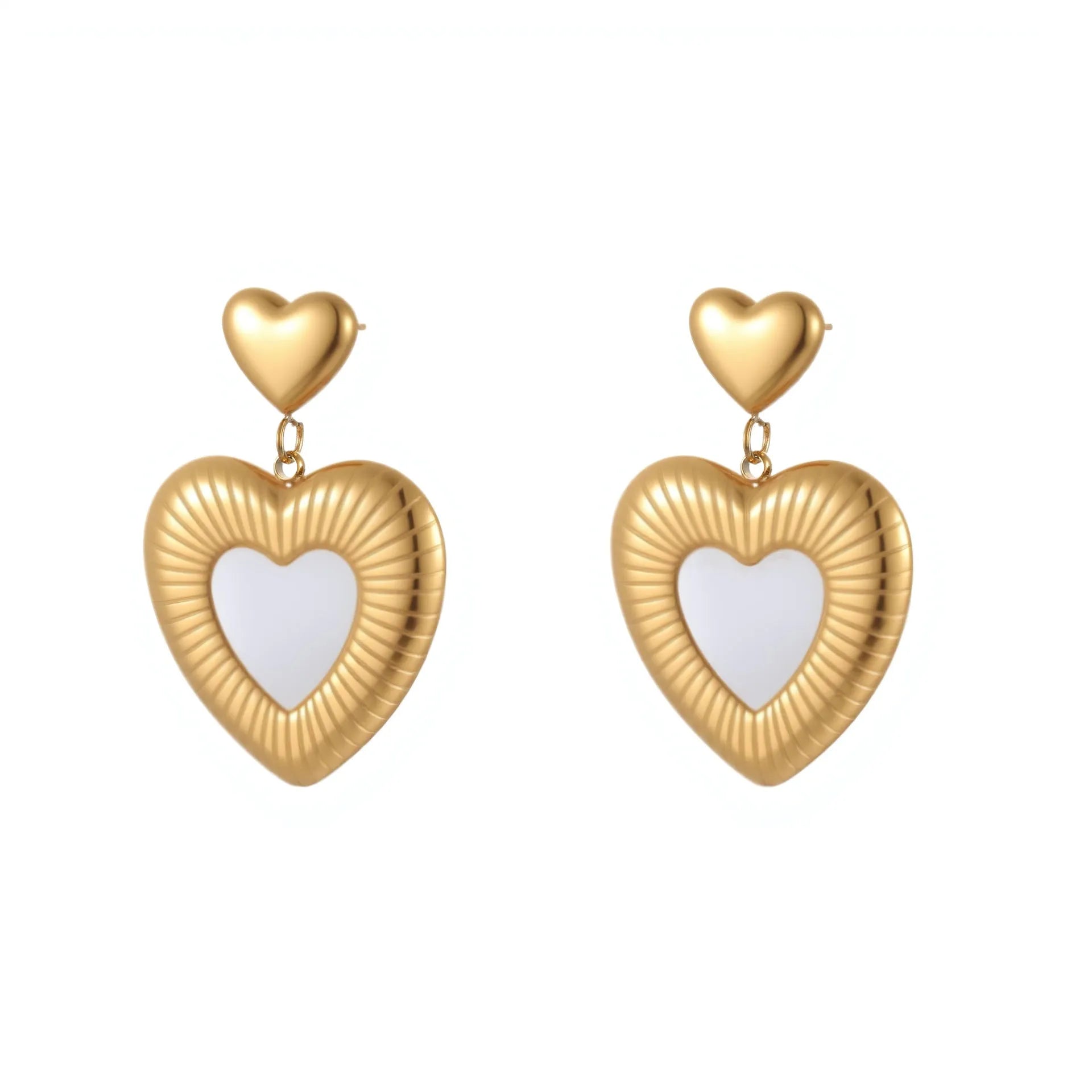 Gold-colour heart-shaped earrings with white fritillary design on stainless steel with electroplating