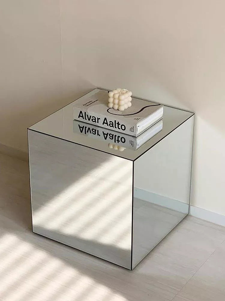 Mirror acrylic cube table in silver or gold, 40x40x40cm, perfect for modern decor