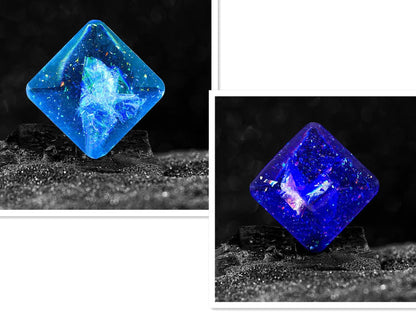 Resin rotating pocket flip toy, 4 x 4 x 1.3 cm quadrilateral desk toy in multiple colour options