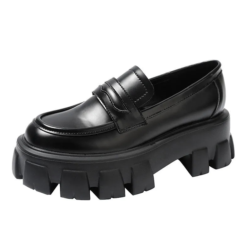 British wide fit loafers in patent leather with rubber sole, available in matte or glossy options, sizes 32-43.