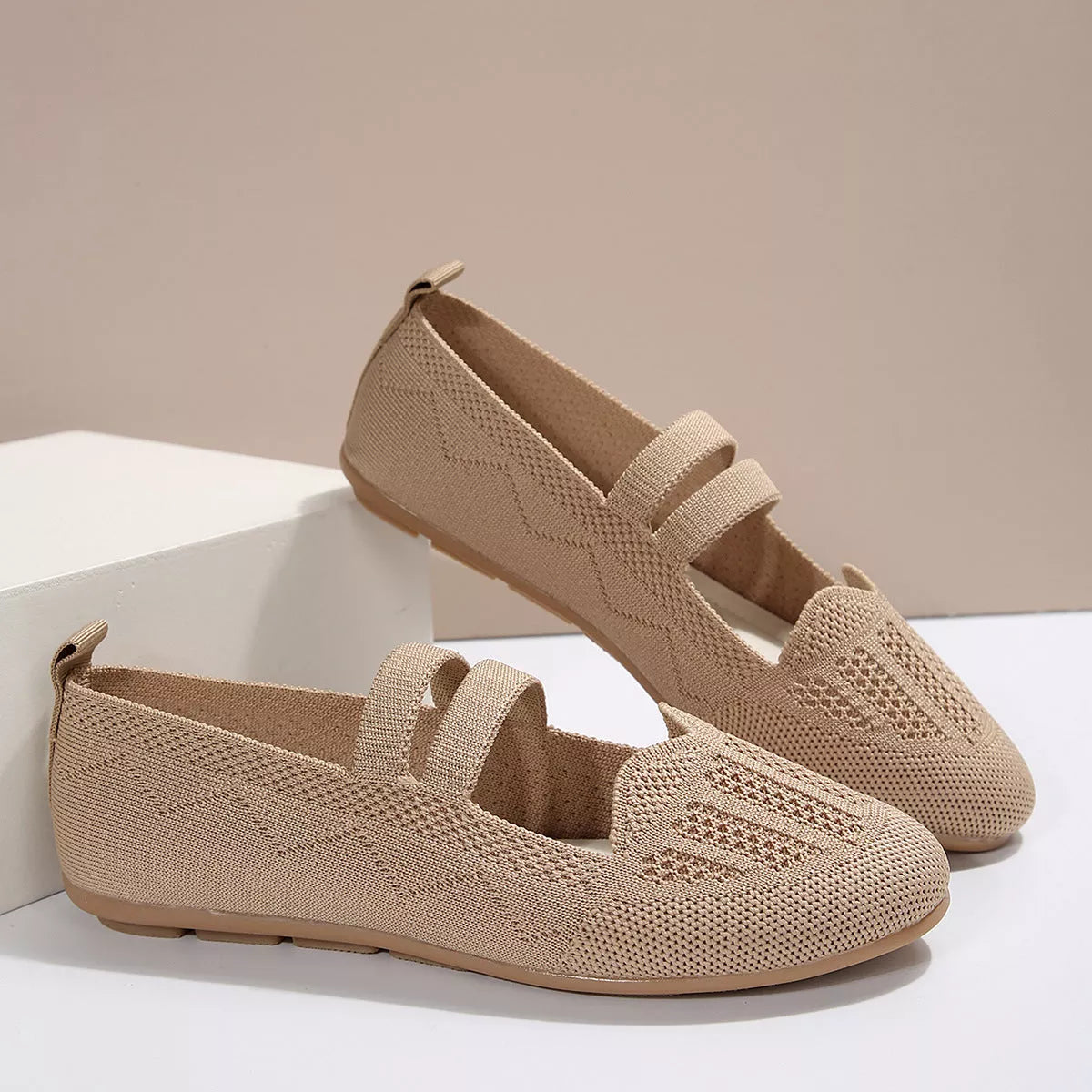 Women's casual mesh flats in black and khaki with round toe and slip-on design