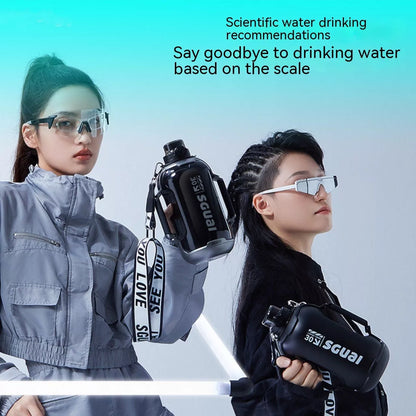 Smart Sports Bottle T30 in Matte Black with wireless charging coaster