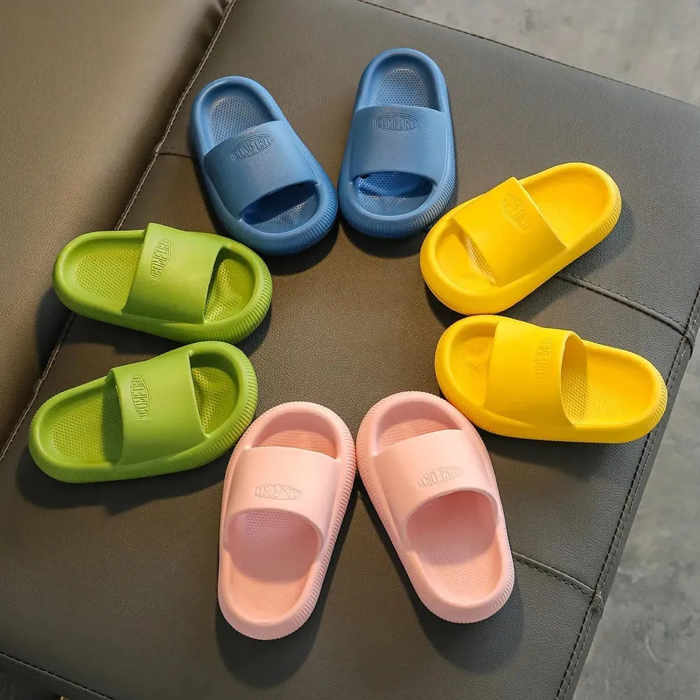 Children's EVA slippers with 1.5cm thick injection-moulded soles in mixed colours