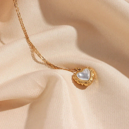 Luxury Love Light Pendant Necklace with 18k gold plating and vintage shell love design