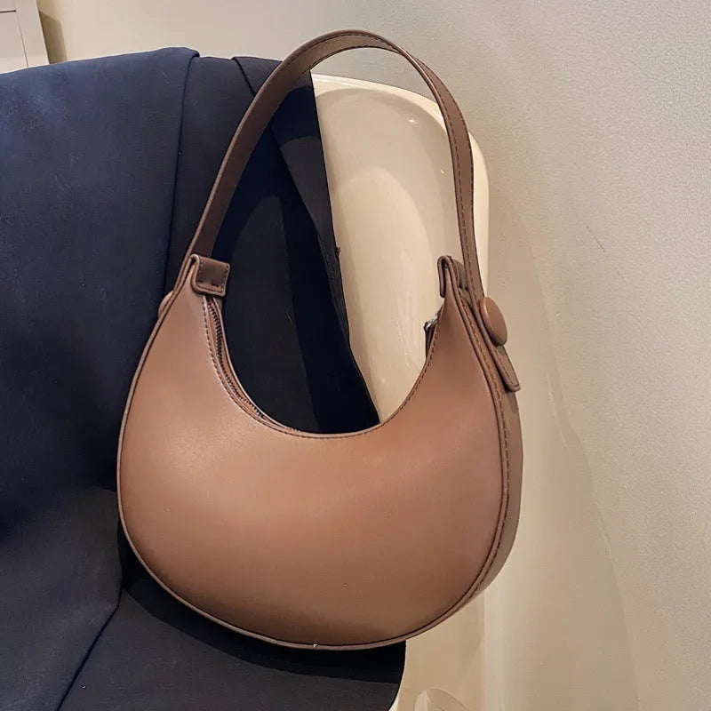 Women's retro shoulder bag in dumpling shape, 21x20x6cm, PU leather with zipper organiser
