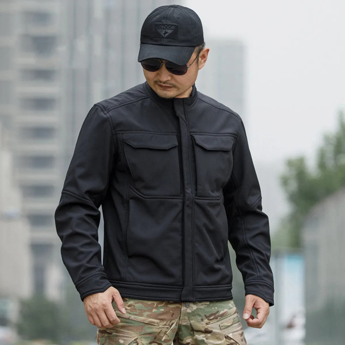 Black camouflage soft shell mountaineering jacket with cardigan style for outdoor sports