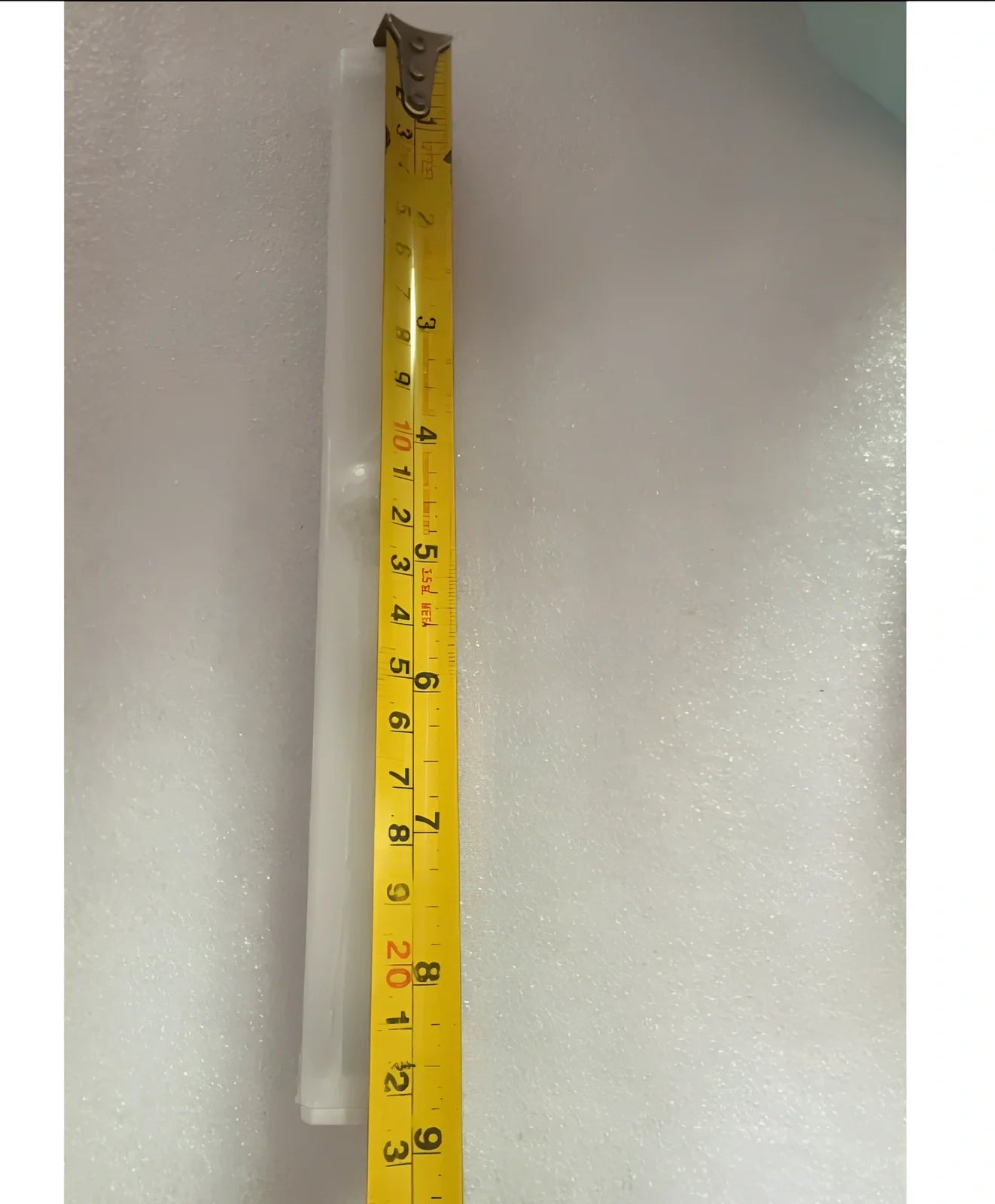 LED sensor light bar showing motion detection range and multiple size options from 9cm to 52cm