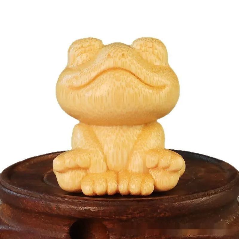 Solid bamboo carving ornament with smiling frog design, 5cm height with 4.5cm diameter, includes oil glove brush