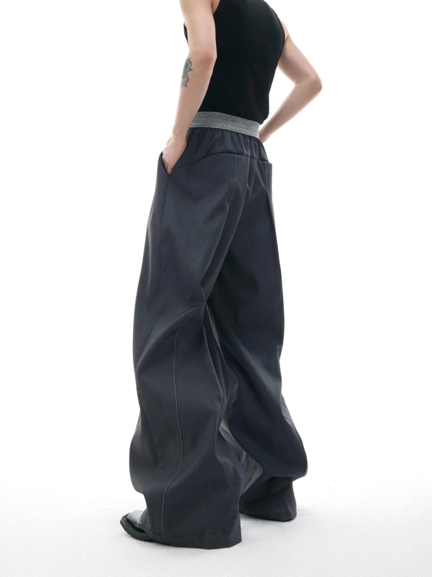 Drooping straight suit pants in black or grey with high waist and button open line design, straight-leg cut