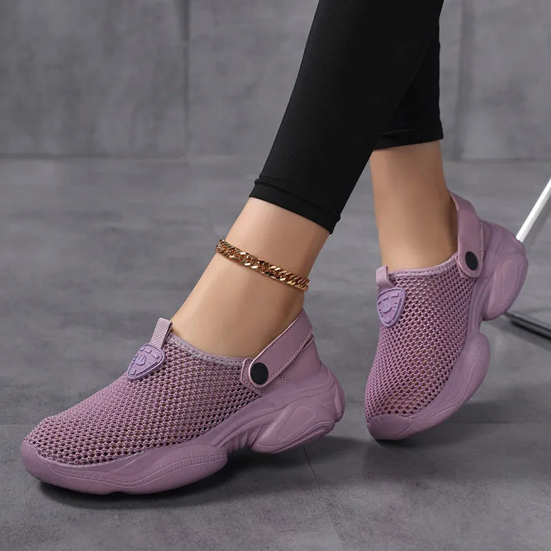 Women's lightweight Flyknit sports sandals in beige colour with round toe design