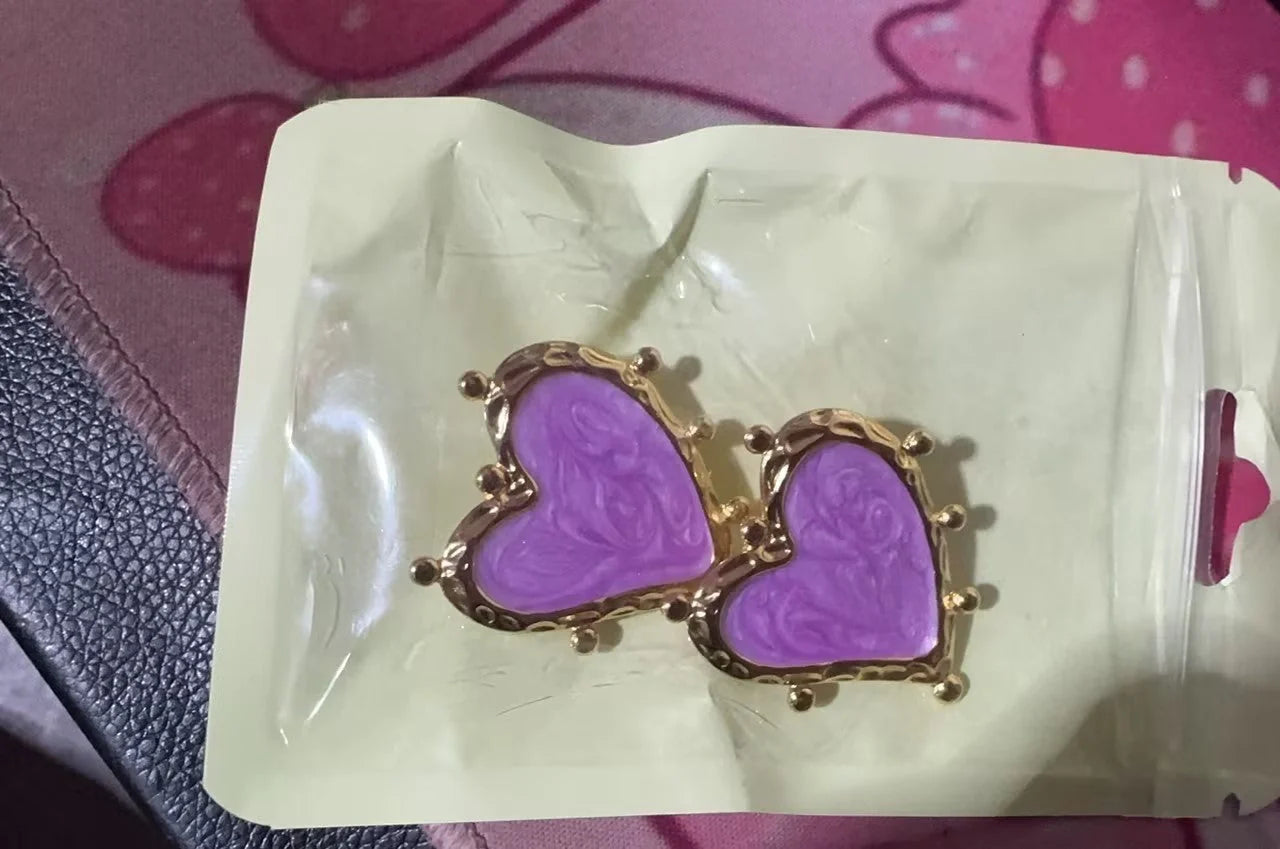 Retro Love Heart Stainless Steel Ear Studs for Women in pink