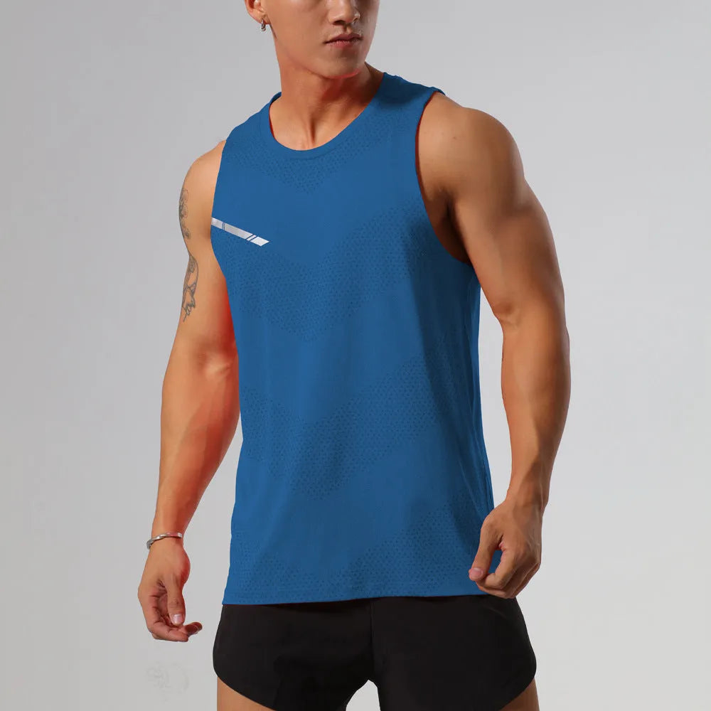 Men's solid colour quick-drying outdoor sports top in chemical fibre blend fabric