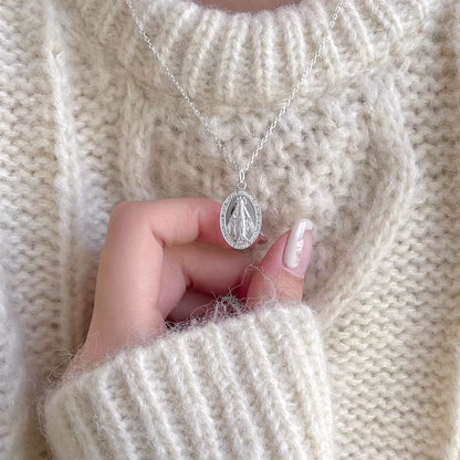 S925 Vintage Cameo Necklace with oval pendant and cross chain design