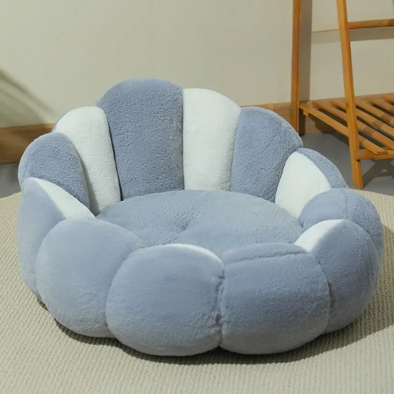 Greyish white pet shell nest for cats and dogs with rabbit fur and PP cotton filling in three sizes