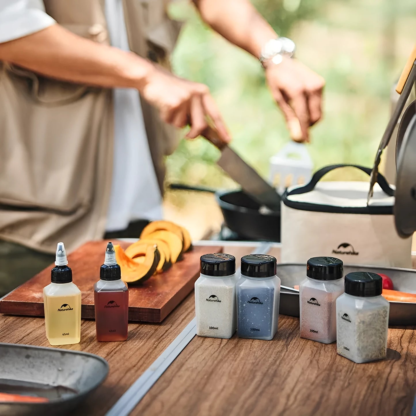 Naturehike six-piece plastic seasoning bottle set for outdoor cooking and picnic supplies