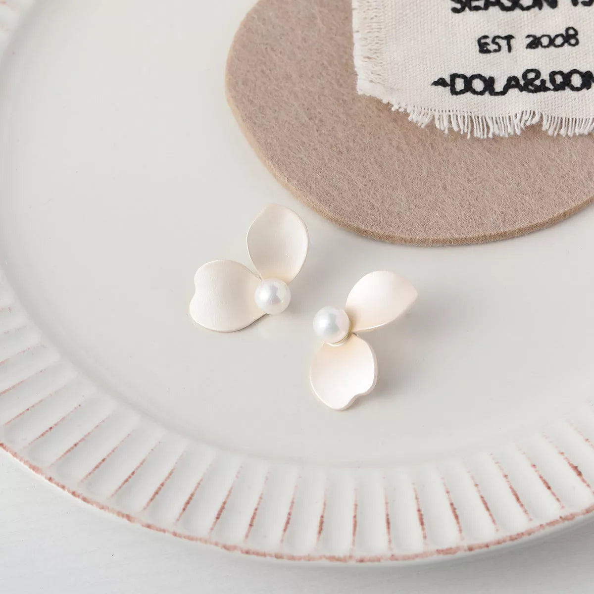 Sterling silver needle Mori style fresh flower stud earrings in various colors