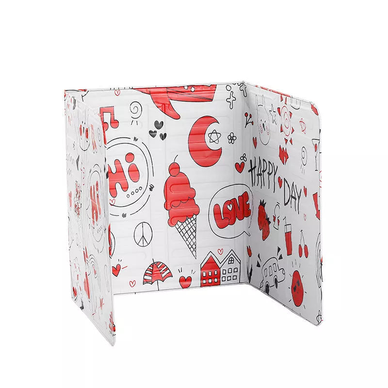 Kitchen oil splatter screen made of aluminum foil, foldable design, heat and oil proof