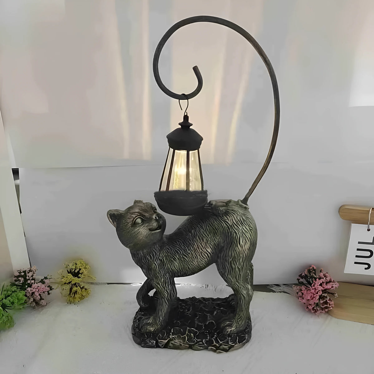 Bronze resin cat solar garden lamp for outdoor courtyard and garden decoration