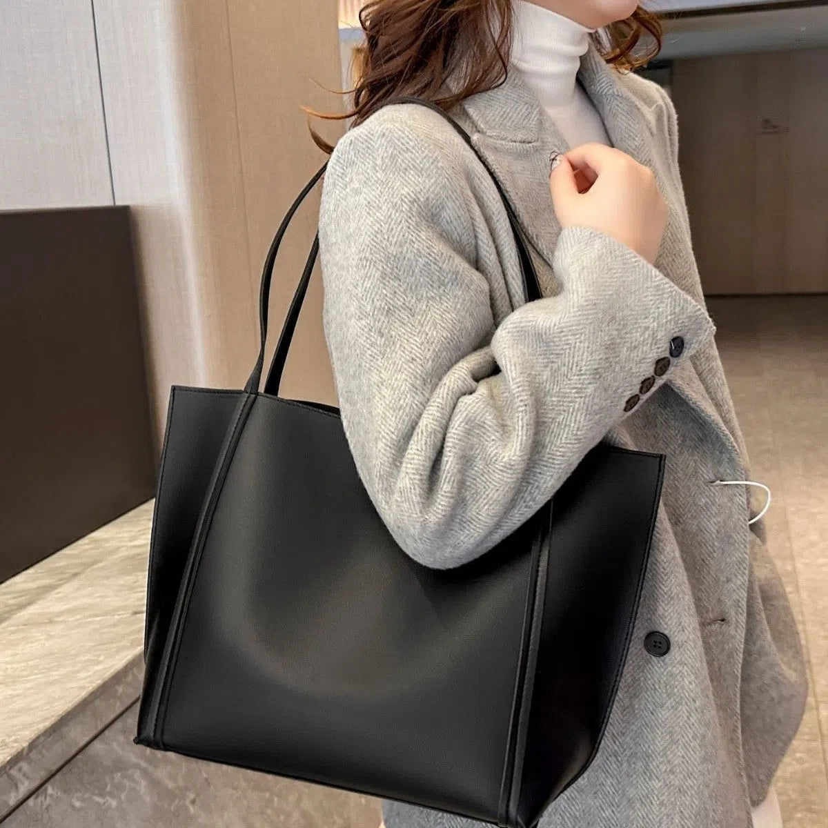 Women's PU single shoulder bag, horizontal square, 44x11x29cm, with synthetic leather lining and stitching, in grey, coffee, black, white, khaki or light brown