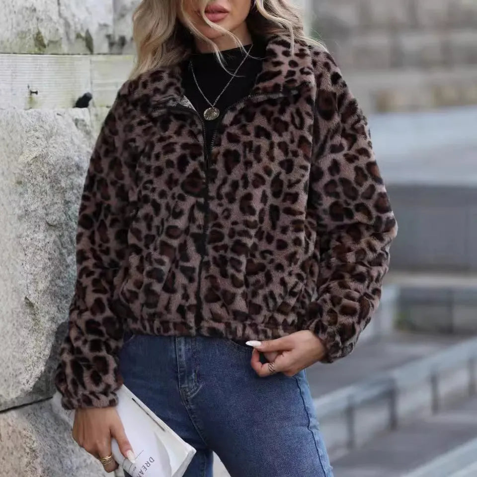 Women's loose leopard print coat with zipper and raglan sleeves in polyester rabbit fur fabric
