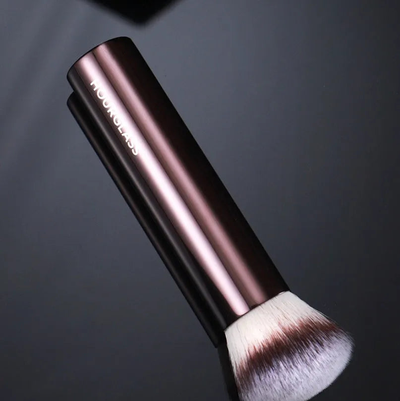 Inclined flat head foundation brush with man-made fibre bristles and steel long rod handle, 119mm total length, 29mm hair length.