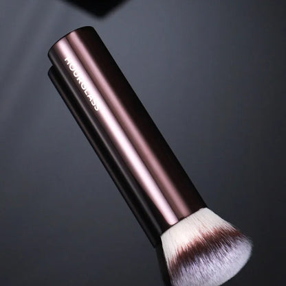 Inclined flat head foundation brush with man-made fibre bristles and steel long rod handle, 119mm total length, 29mm hair length.