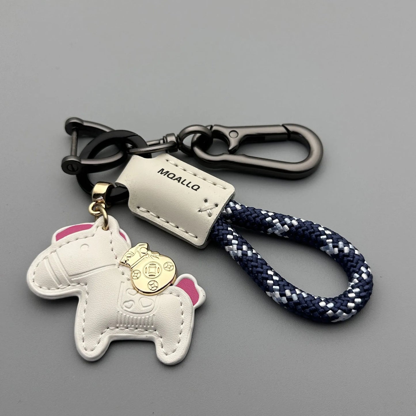 Handmade cowhide car key ring pendant with zinc alloy pony belt buckle and flanelle rope in nine colour options
