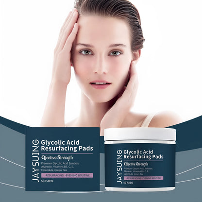 Glycolic acid exfoliating facial pads with vitamins C and E in cotton cloth format