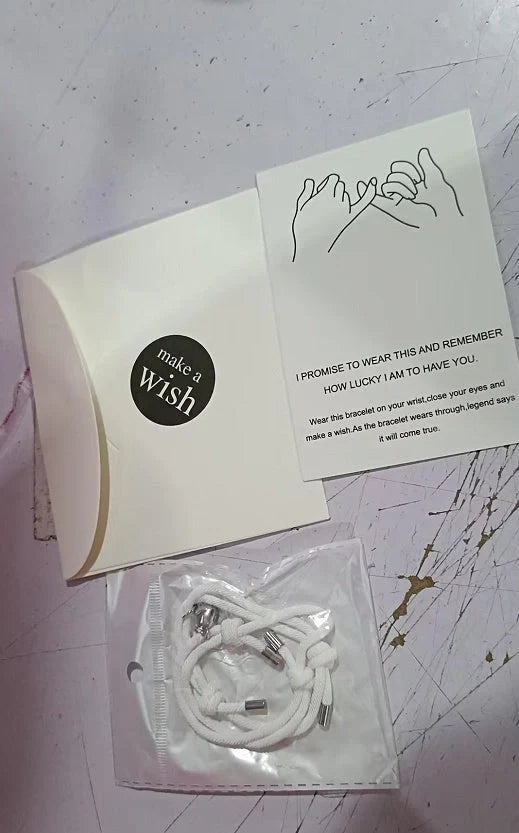 Adjustable nylon magnetic bracelet in various colors with a 3mm thick rope and magnetic closure