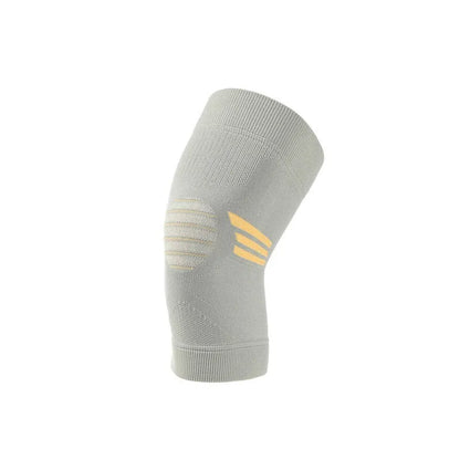 A pair of sports knee pads in a two-tone colour combination for aerobics and basketball.