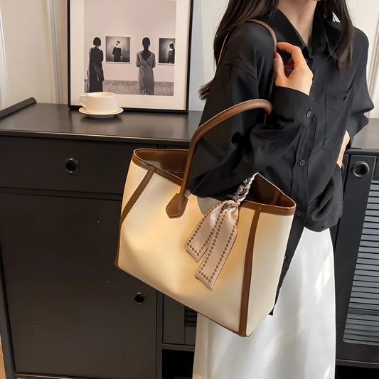 PU tote shoulder bag in horizontal square shape with open pocket and internal compartments in black colour