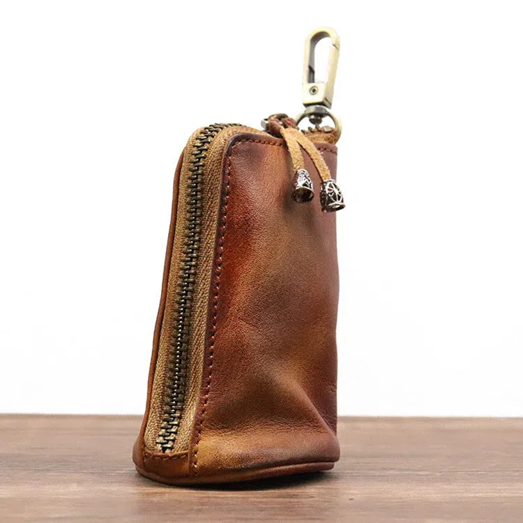 Men's waist-hanging key case in full-grain cowhide genuine leather with distressed finish, available in five solid colours
