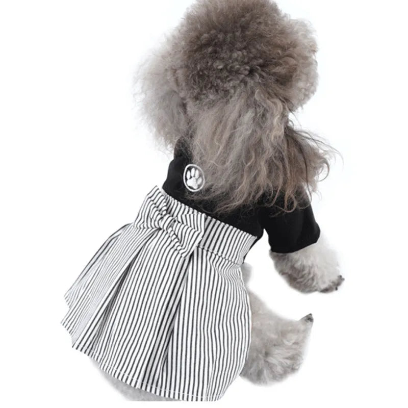 Thin cotton poodle dog clothes in skirt and four-foot pants styles for spring and autumn wear.