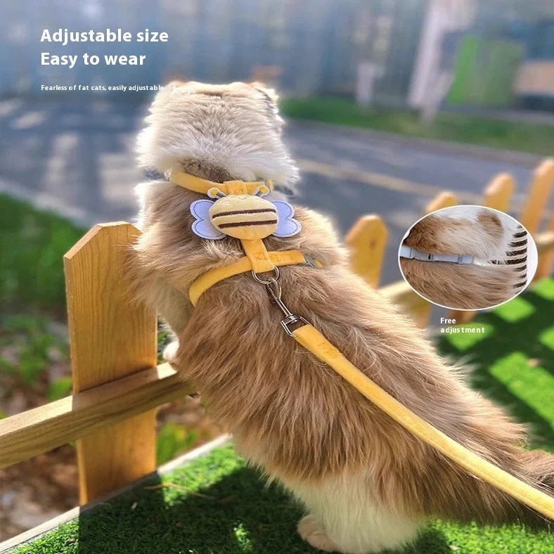 Adjustable bee-shaped cat rope with extendable lead and quick-release buckle in pink, yellow, or blue