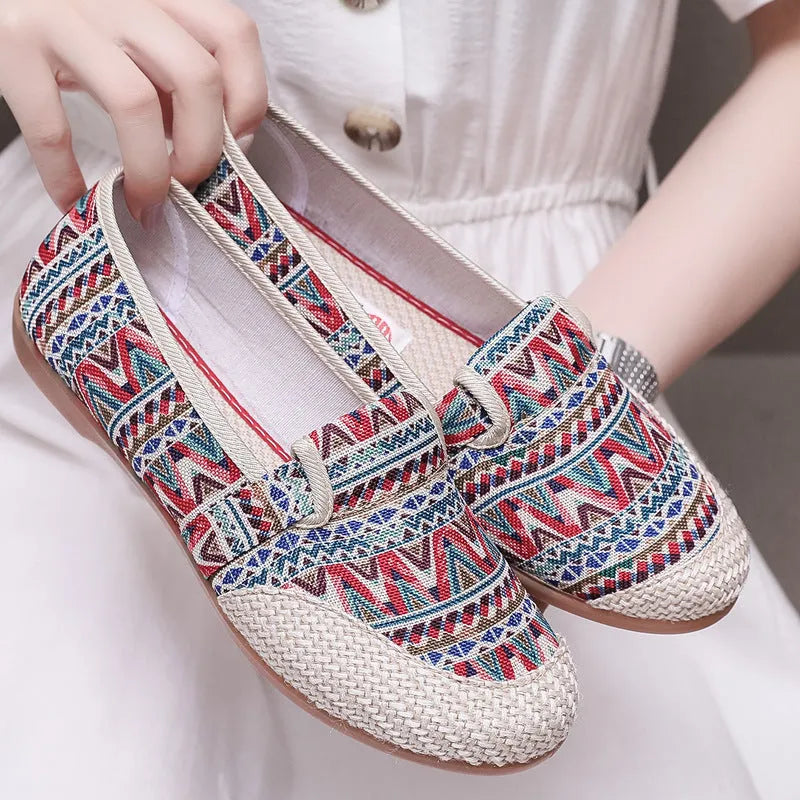 Women's ethnic style cloth shoes with shallow mouth design, colour stitching, and flat heel
