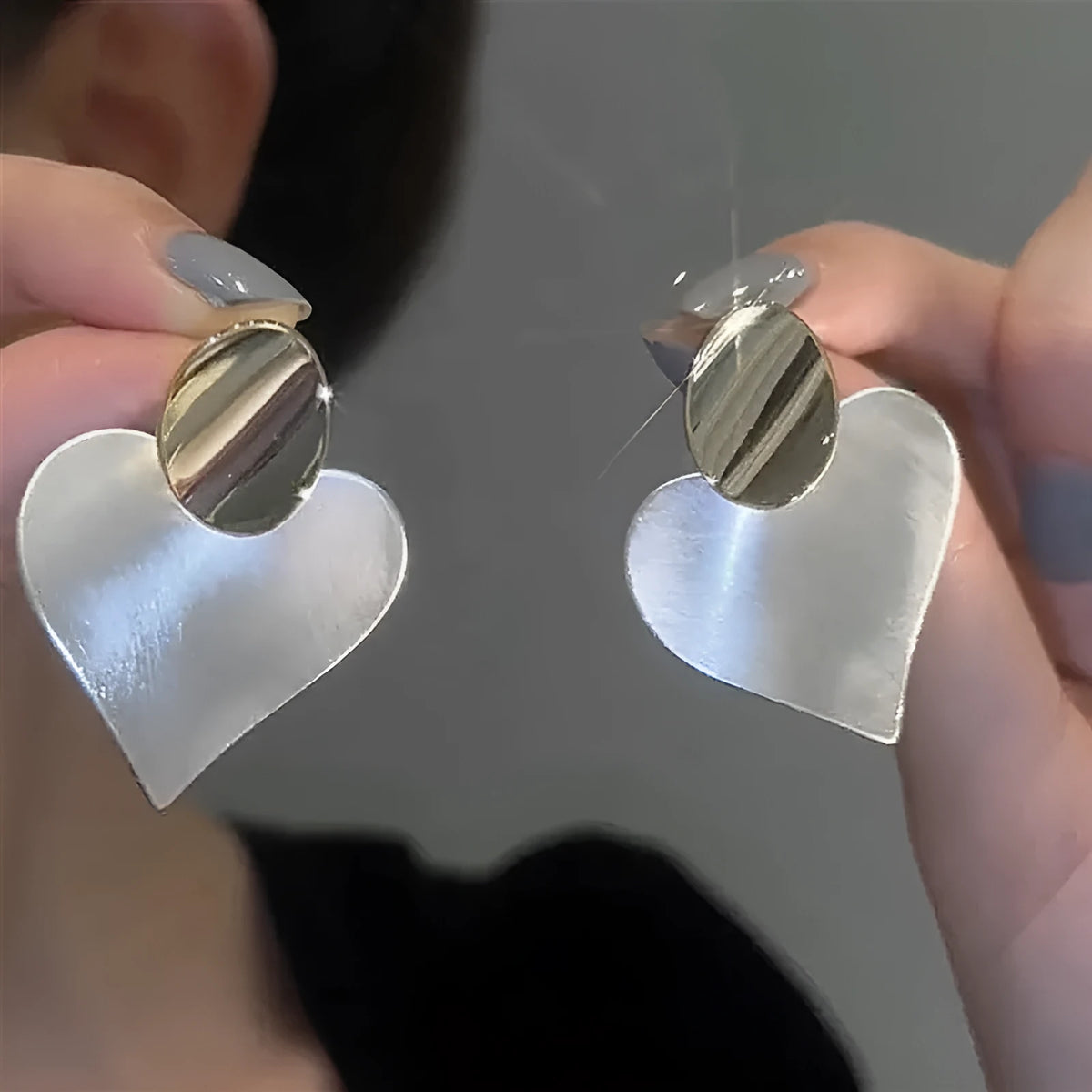 Contrast colour heart-shape earrings with electroplated finish in retro Hong Kong style, mixed material, one pair