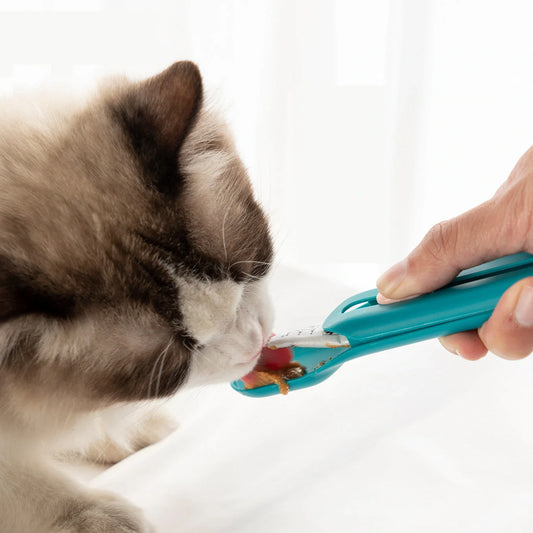 Hot Cat Strip Spoon Feeder for easy and clean pet feeding