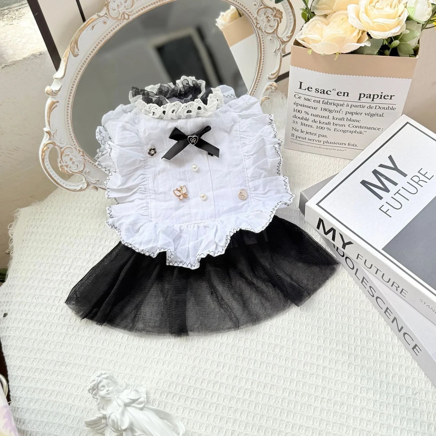 White polyester gauze skirt for small dogs with princess-style design, sizes XS to XL