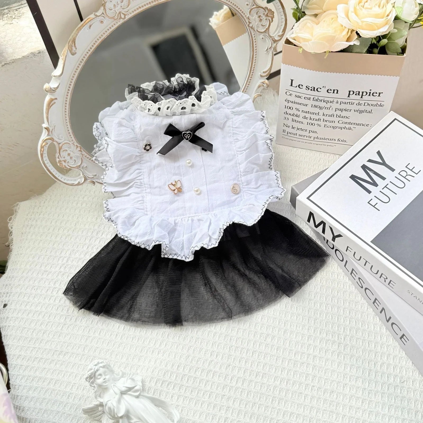 White polyester gauze skirt for small dogs with princess-style design, sizes XS to XL