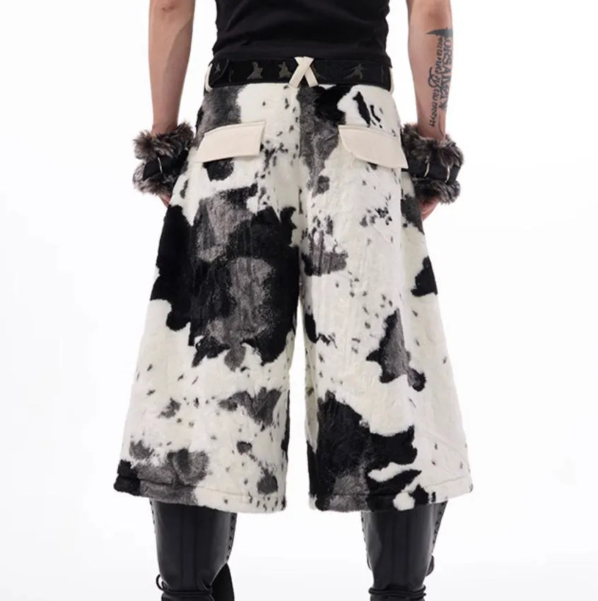 Milk fibre stitching fur cropped trousers with checkered pattern in picture colour, shown in Asian sizes S M L XL.