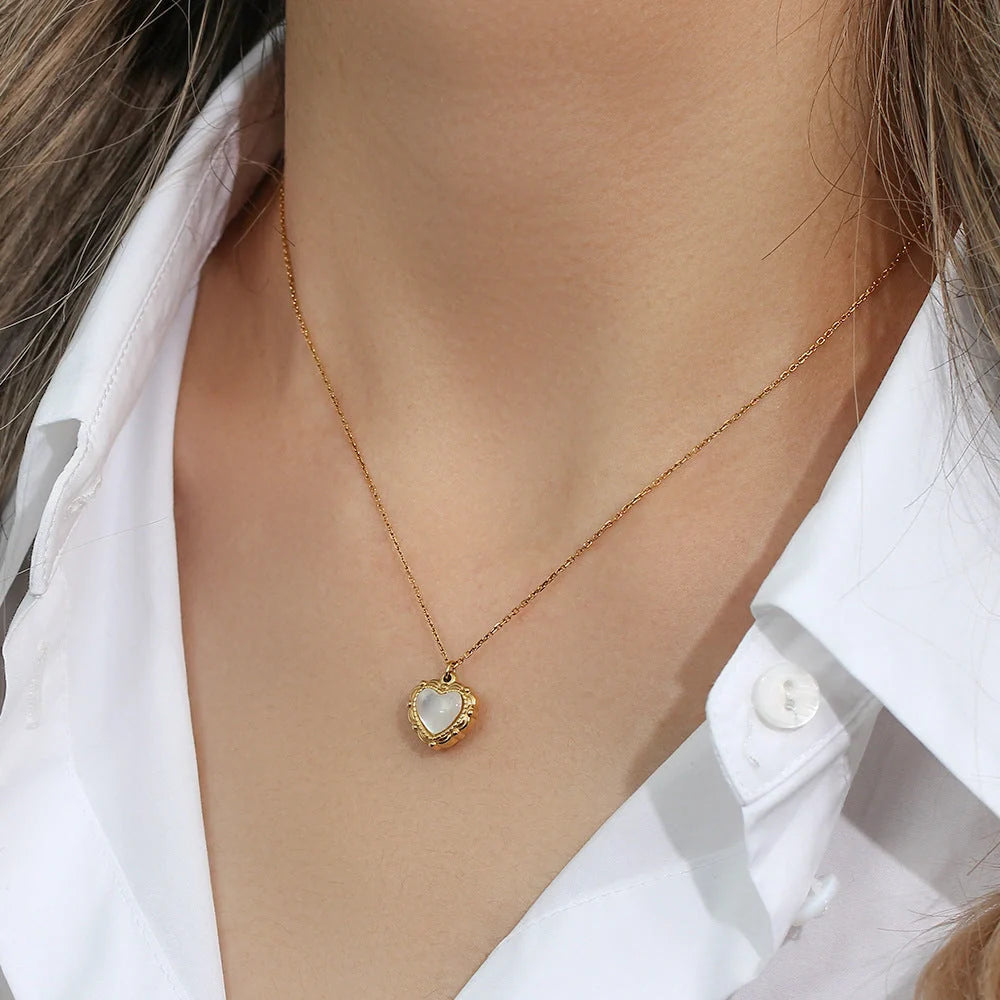 Luxury Love Light Pendant Necklace with 18k gold plating and vintage shell love design