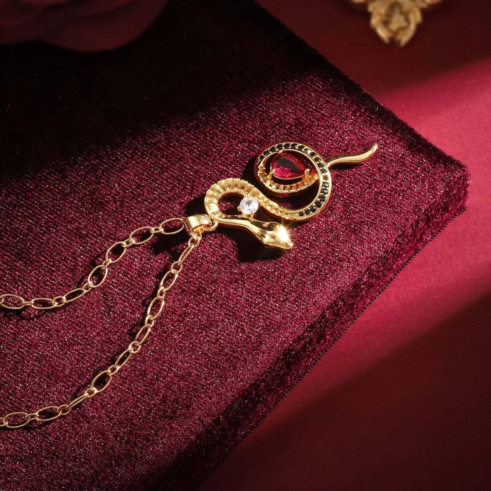 Copper-plated real gold star and moon rhinestone necklace for women