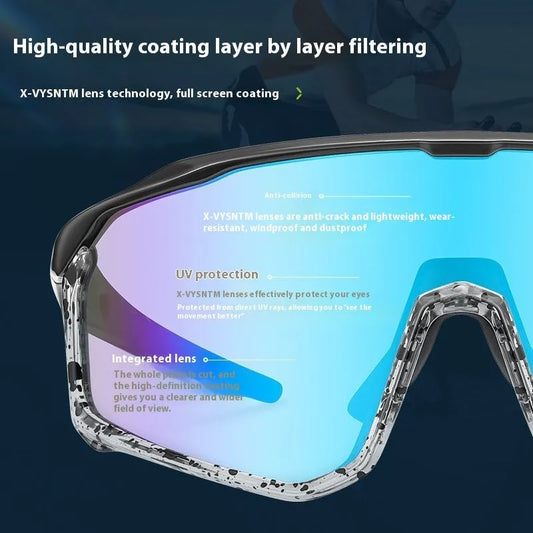 Mountaineering goggles with full-frame design and polycarbonate lenses for UV protection during outdoor activities