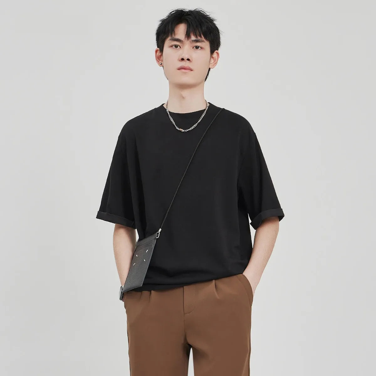 Men's loose drape knit casual t-shirt in solid colour with short sleeves