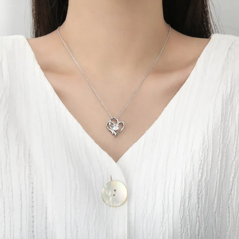 Women's heart-shaped 925 silver necklace with choice of gold plating colours.