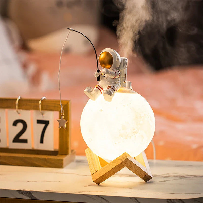 Hhomeenjoy Stunning Astronaut Decor: Innovative Humidifier & Night Light
