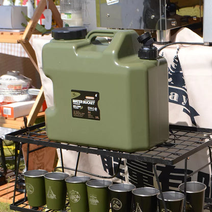 Army green portable water storage barrel with faucet, 18-liter capacity, square shape