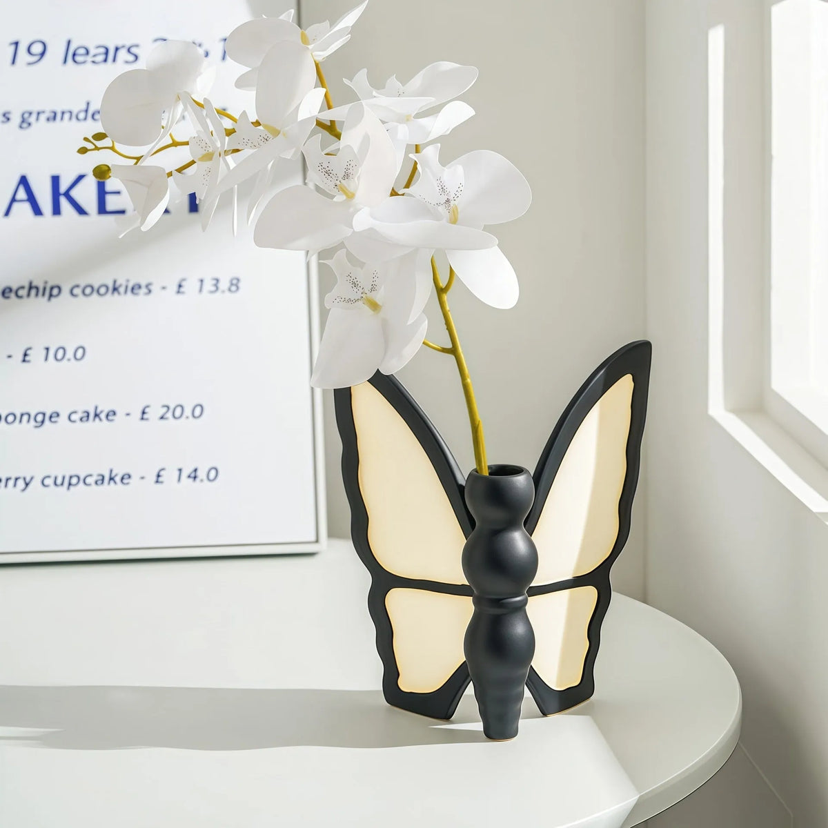 Ceramic butterfly-themed vase and tissue box set with light luxury design for living room