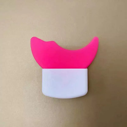 Multifunctional silicone eye makeup baffle for precise eyeliner and eyeshadow application